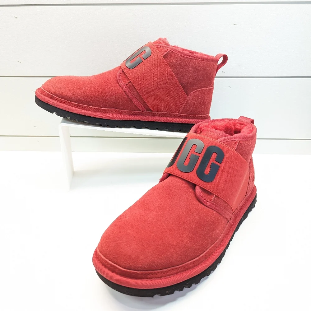 UGG Neumel II Graphic Spell Out Red Logo Ankle Chukka Comfy Suede Boots Men's 9